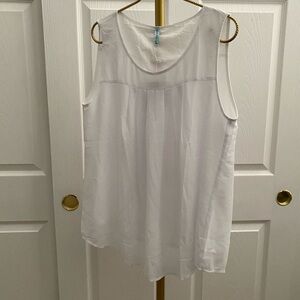 Elegant White Sleeveless Women's Tank Top